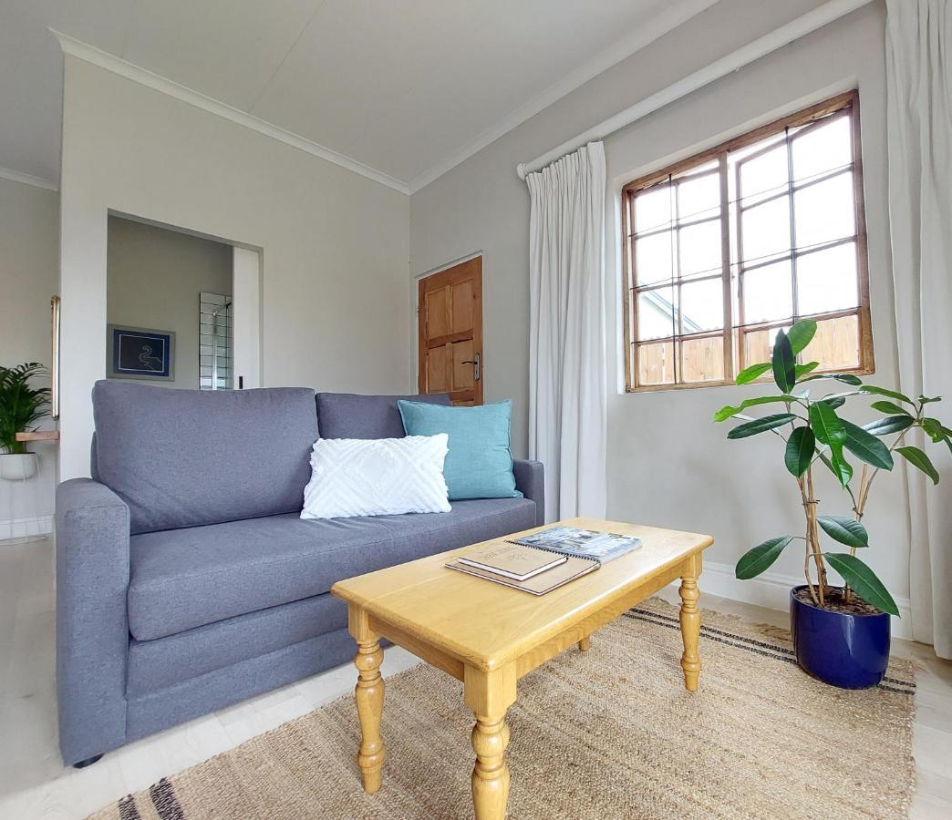 Upmarket Off Grid Cottage On Organic Farm In Secure Estate 호윅 외부 사진